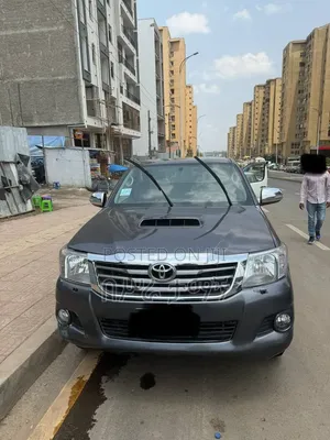 Toyota Hilux 2012 Blue