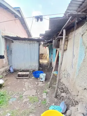 3bdrm House in ቀርደን ሀሰና ፕሮፐርቲስ, Lideta for sale