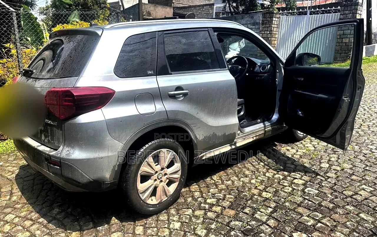 Suzuki Grand Vitara 2021 Gray