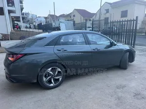 Hyundai Avante 2021 Gray