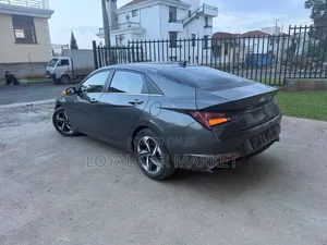 Hyundai Avante 2021 Gray