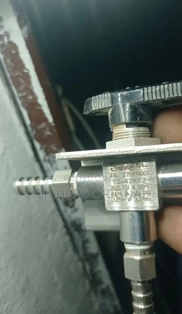 SWAGELOK 3-Way Ball Valve 1/8" T, SS-42XF2