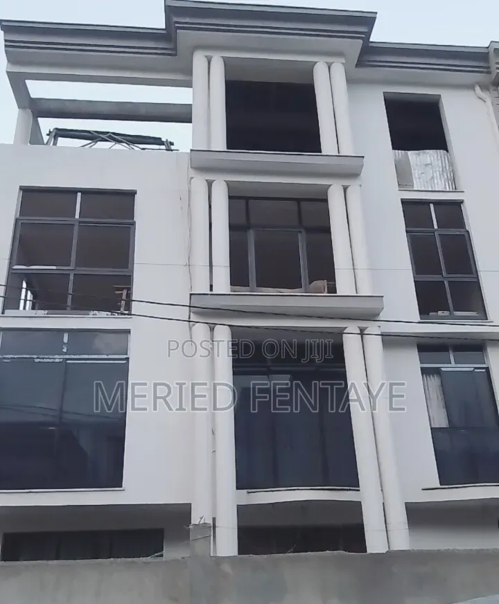 10bdrm House in Bole for sale