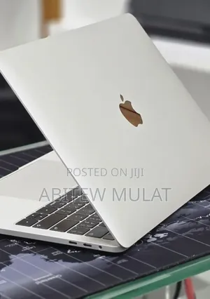 New Laptop Apple MacBook Pro 2019 16GB Intel Core i7 SSD 512GB
