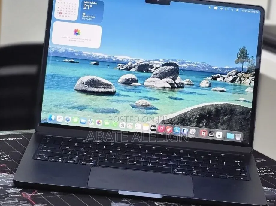 New Laptop Apple MacBook Air 2022 M2 8GB Apple M2 SSD 256GB
