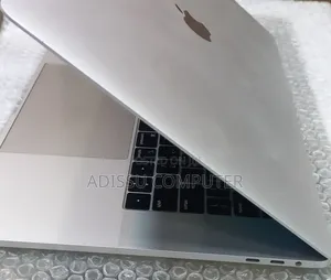 New Laptop Apple MacBook 2018 16GB Intel Core i7 SSD 256GB