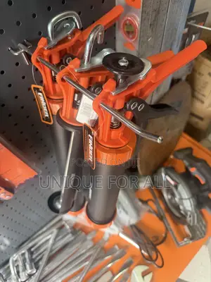 FINDER Caulking Gun