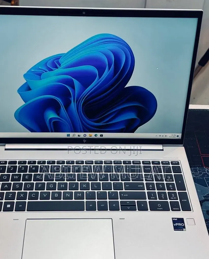 New Laptop HP EliteBook 860 G10 32GB Intel Core i7 SSD 1T