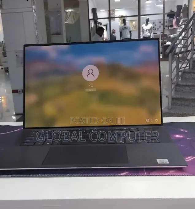 New Laptop Dell XPS 15 (9560) 16GB Intel Core i7 SSD 512GB