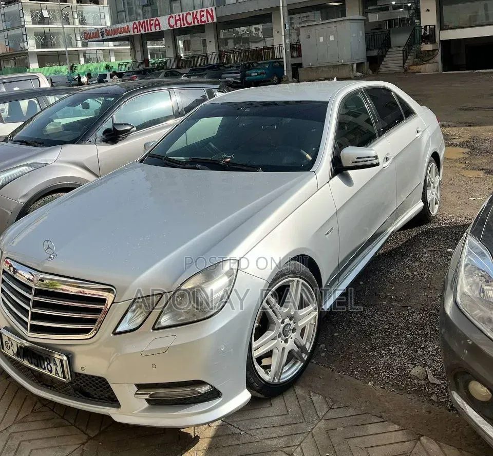 Mercedes-Benz E200 2013 Silver