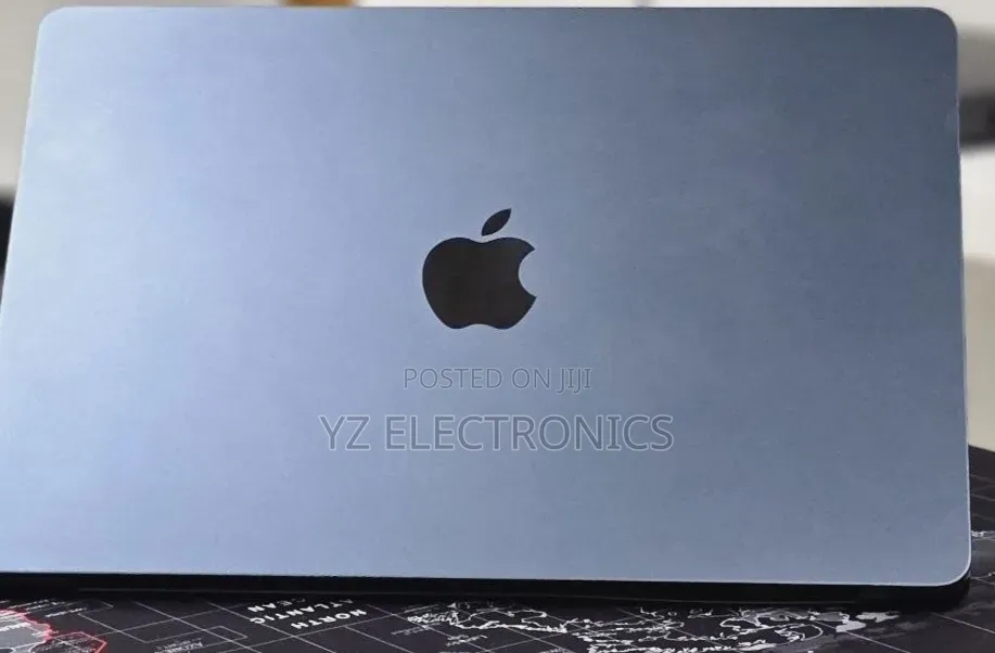 New Laptop Apple MacBook Air 2022 M2 8GB Intel Core i7 SSD 256GB