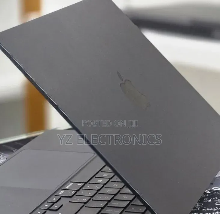 New Laptop Apple MacBook Air 2022 M2 8GB Intel Core i7 SSD 256GB