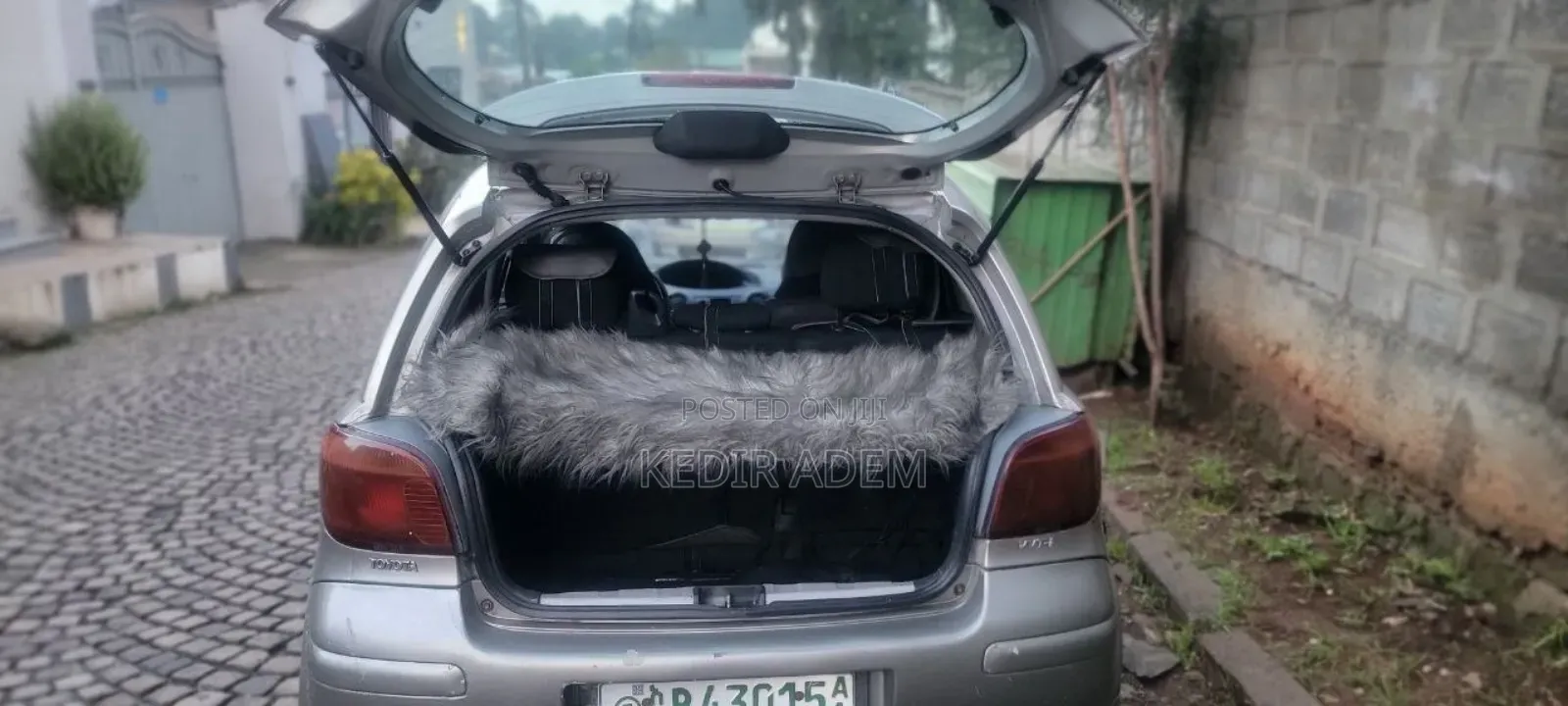 Toyota Yaris 2023 Gray