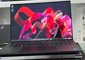 New Laptop Dell Precision 5560 16GB Intel Core i7 SSD 512GB