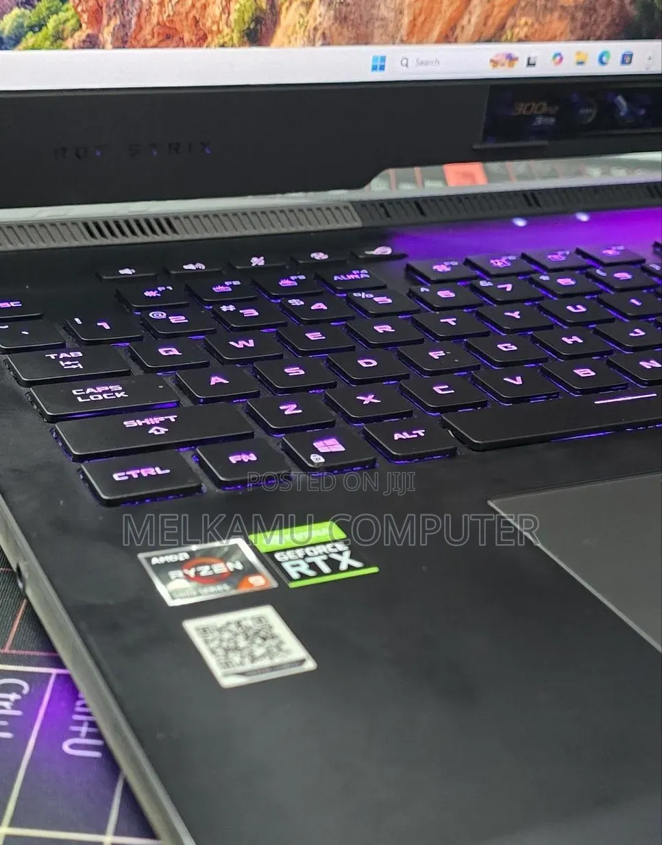 New Laptop Asus ROG Strix G16 32GB AMD Ryzen 9 SSD 1T