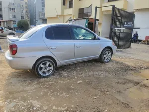 Toyota Platz 2001 Silver