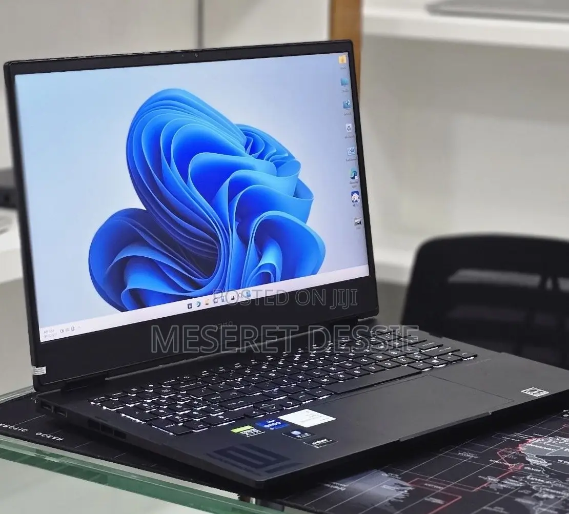 New Laptop Dell 16GB Intel Core i7 SSD 512GB