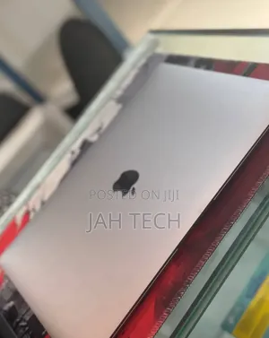 New Laptop Apple MacBook Air 2020 M1 8GB Apple M1 SSD 256GB
