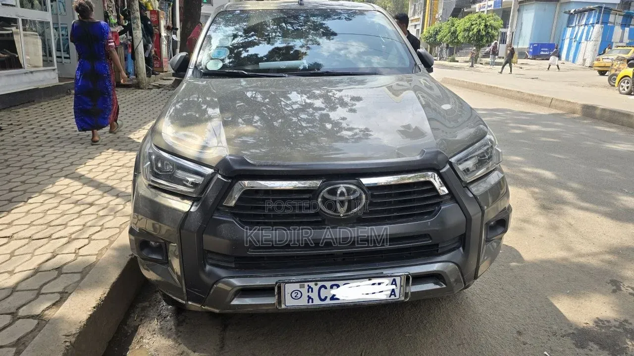 Toyota Hilux 2021 Gray