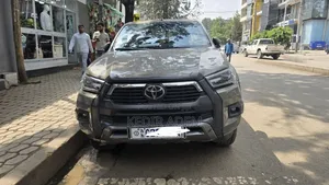 Toyota Hilux 2021 Gray