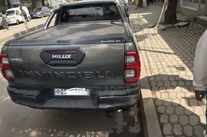 Toyota Hilux 2021 Gray