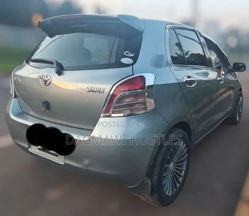 Toyota Yaris 2007 Gray
