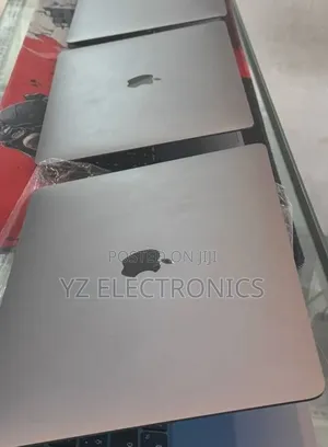 New Laptop Apple MacBook Air 2020 M1 8GB Intel Core i7 SSD 256GB