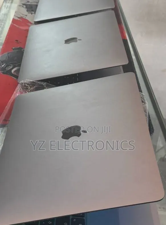 New Laptop Apple MacBook Air 2020 M1 8GB Intel Core i7 SSD 256GB