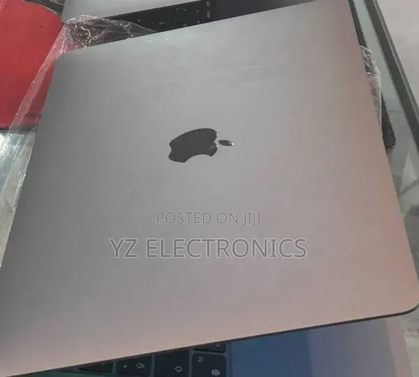 New Laptop Apple MacBook Air 2020 M1 8GB Intel Core i7 SSD 256GB