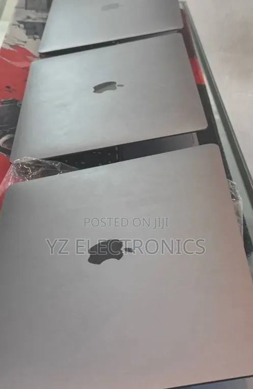 New Laptop Apple MacBook Air 2020 M1 8GB Intel Core i7 SSD 256GB