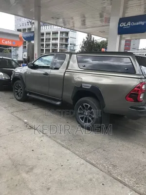 Toyota Hilux 2021 Gray