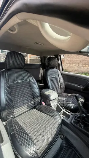 Toyota Hilux 2012 Gray
