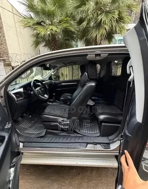Toyota Hilux 2017 Silver