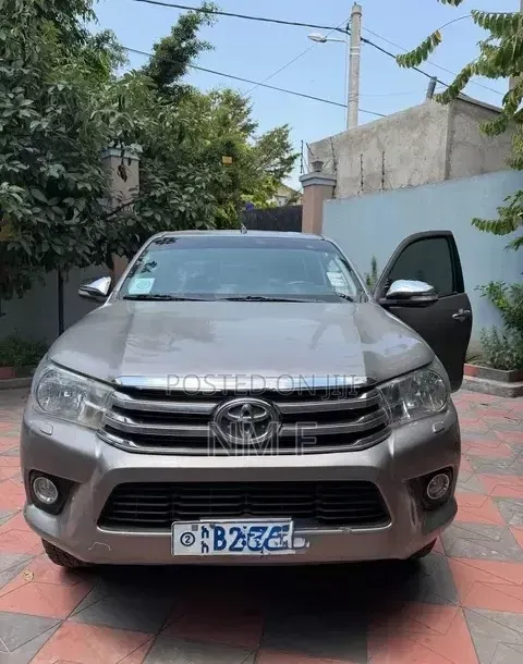 Toyota Hilux 2017 Silver