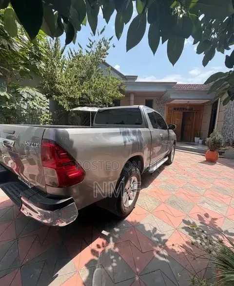 Toyota Hilux 2017 Silver