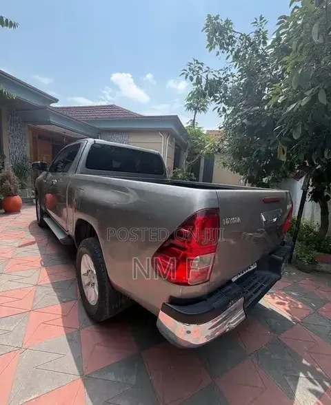 Toyota Hilux 2017 Silver