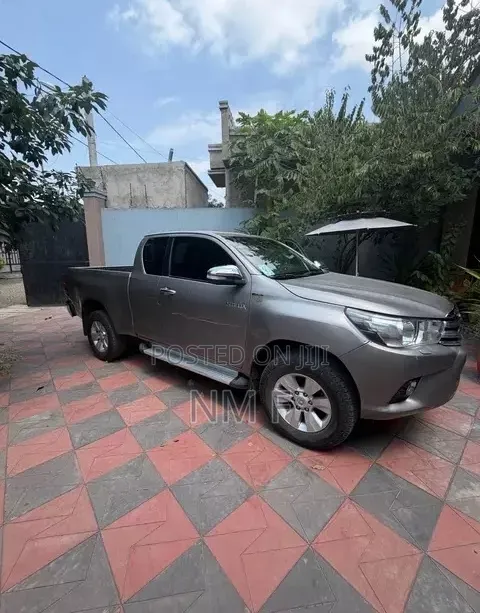 Toyota Hilux 2017 Silver