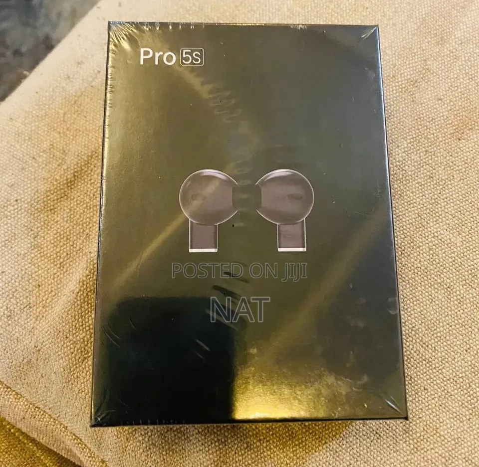 Earpod and Earphones