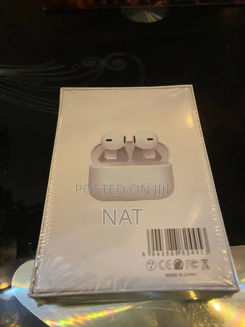Earpod and Earphones