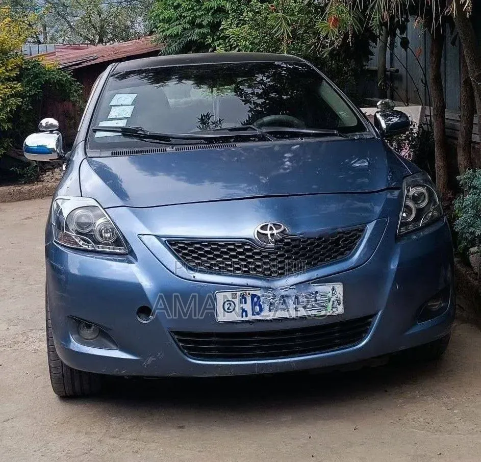Toyota Belta 2010 Blue