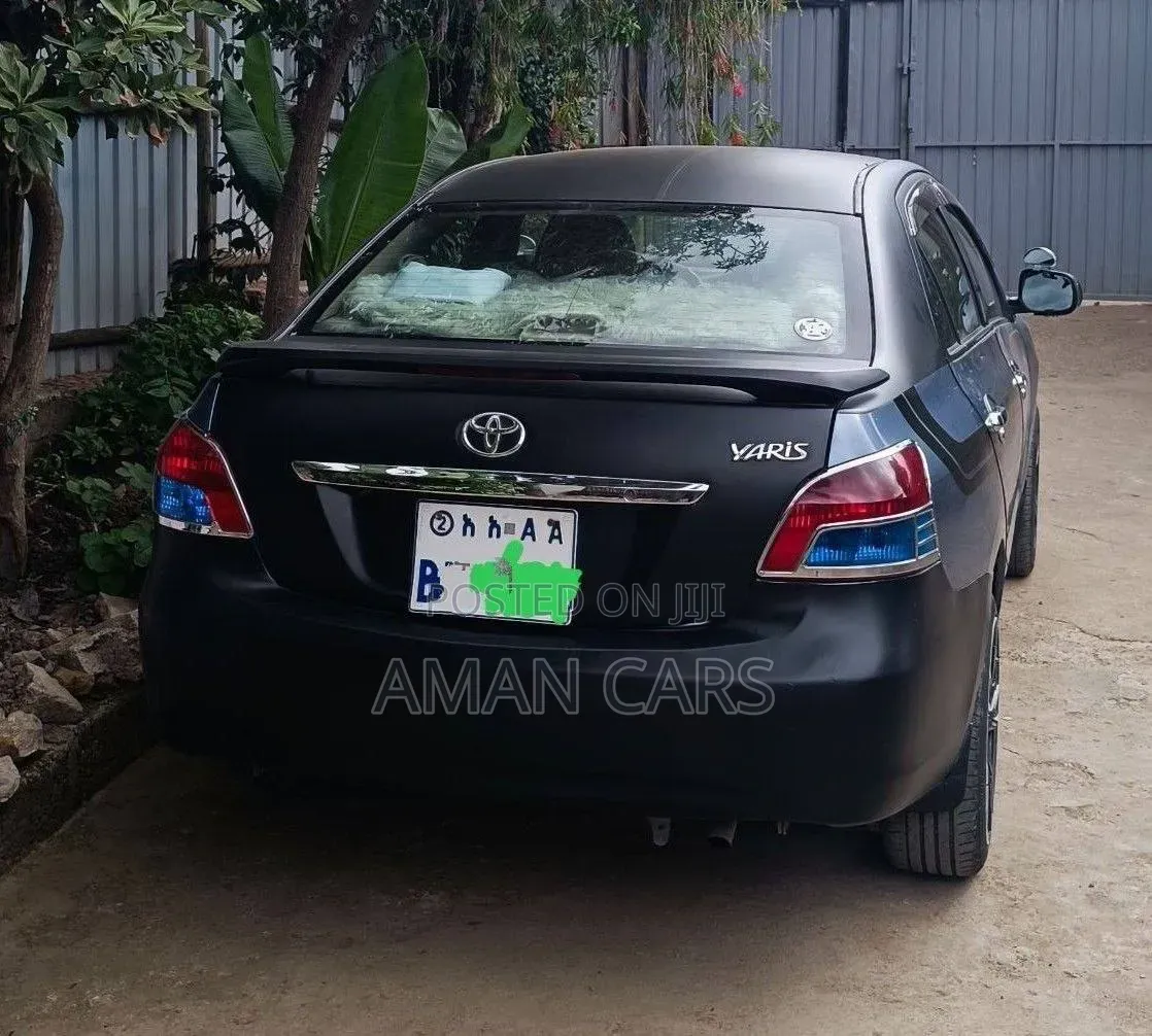 Toyota Belta 2010 Blue