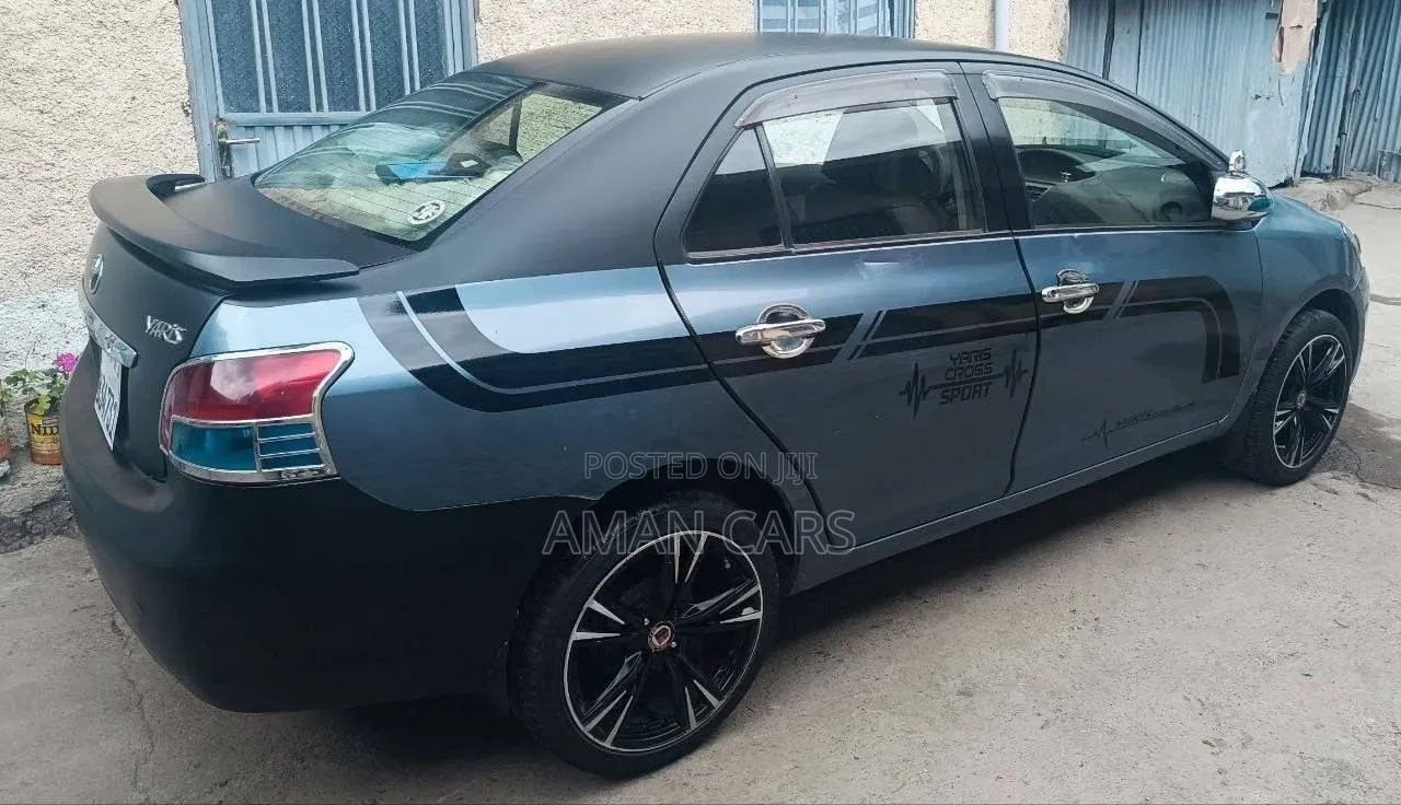 Toyota Belta 2010 Blue