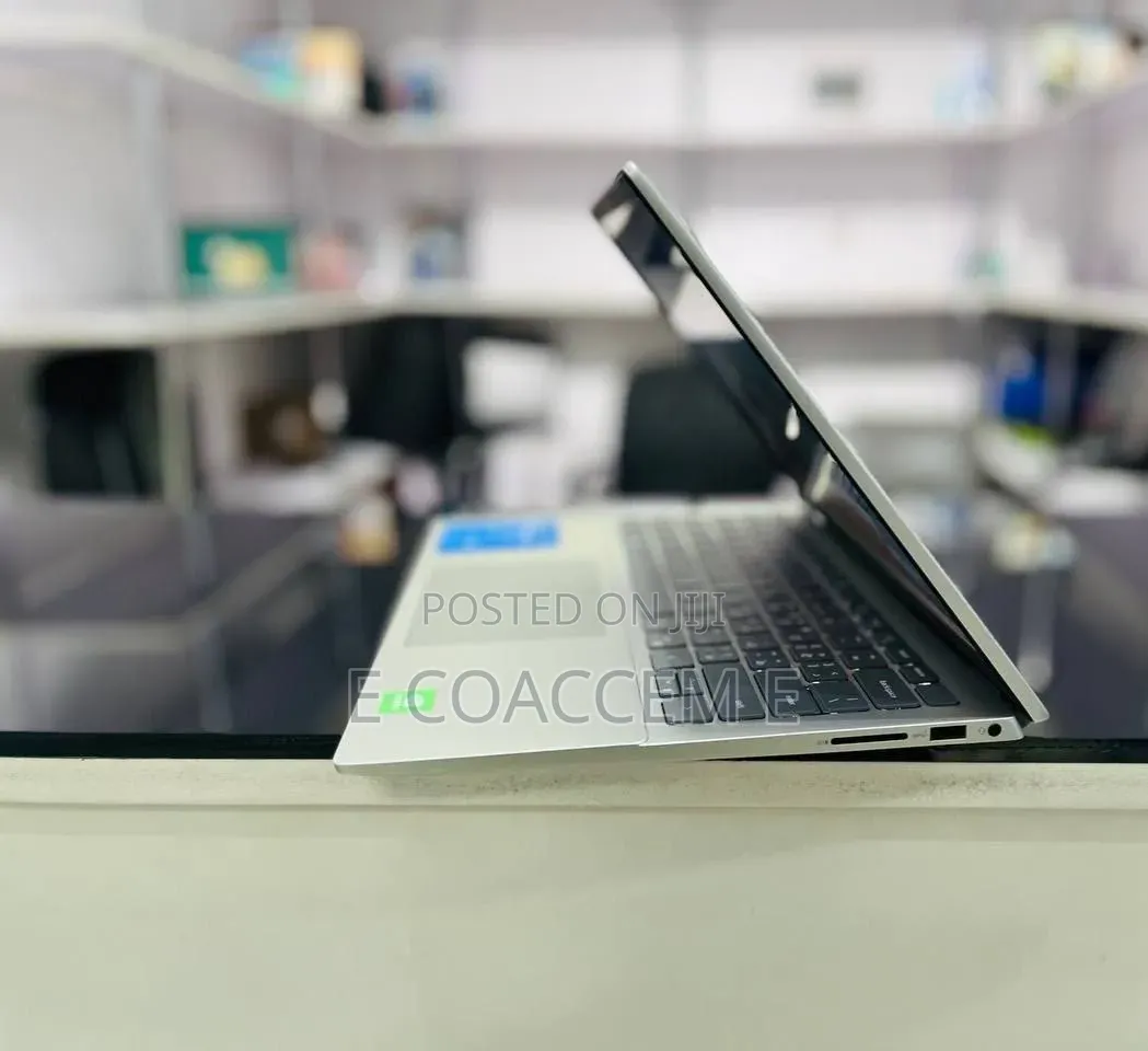 New Laptop Dell 16GB Intel Core i5 SSD 512GB