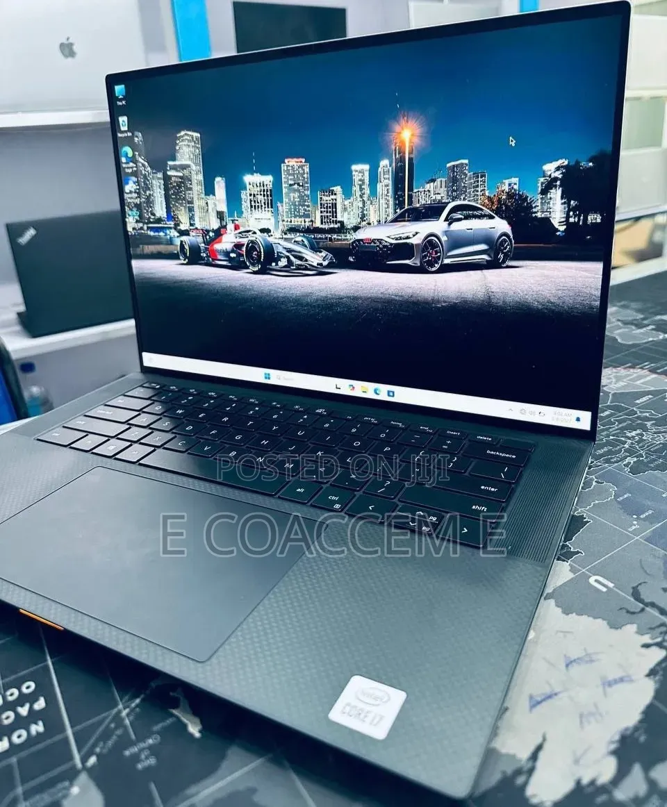 New Laptop Dell 16GB Intel Core i7 SSD 512GB