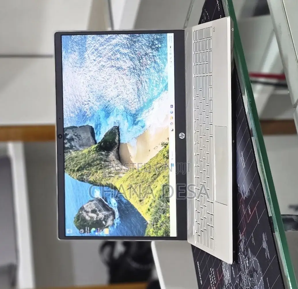 New Laptop HP Pavilion 15 8GB Intel Core i5 SSD 512GB