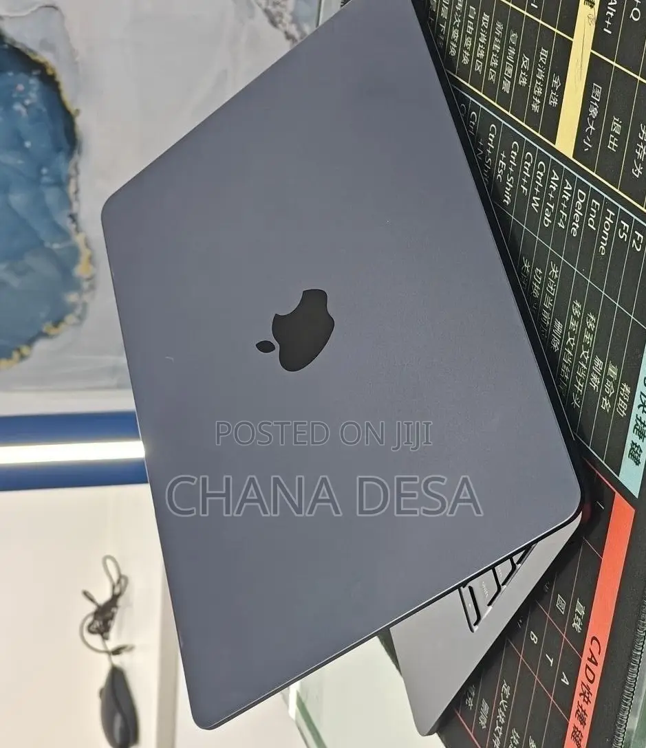 New Laptop Apple MacBook Air 2022 M2 8GB Apple M2 SSD 512GB