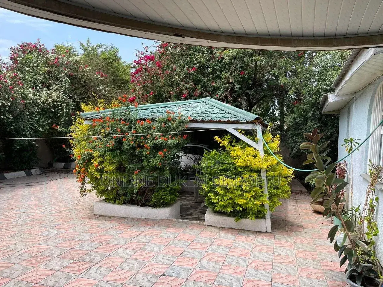 Furnished 11bdrm House in Dukem Bishoftu, East Shewa for sale