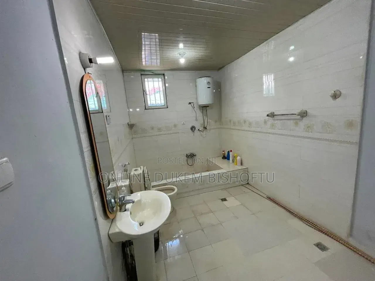 Furnished 11bdrm House in Dukem Bishoftu, East Shewa for sale