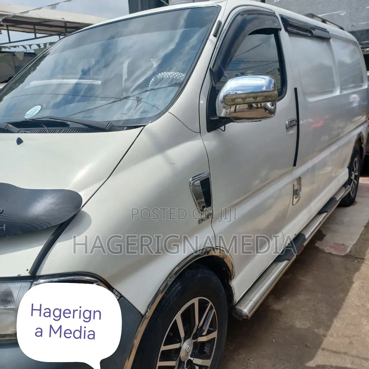Toyota HiAce 2005 White