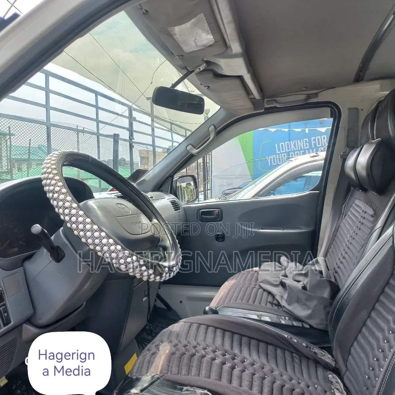 Toyota HiAce 2005 White